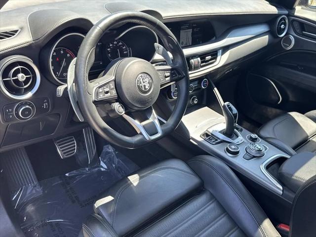 2022 Alfa Romeo Stelvio Veloce Ti AWD 2022 Alfa Romeo Stelvio Veloce Ti AWD