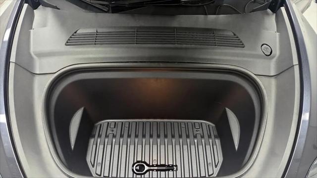 2024 Tesla Model Y Long Range Single Motor Rear-Wheel Drive