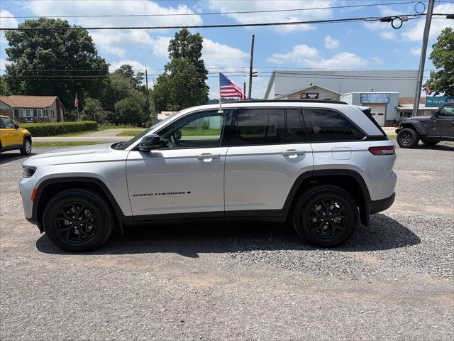 2026 Jeep Grand Cherokee GRAND CHEROKEE LAREDO ALTITUDE 4X4 2026 Jeep Grand Cherokee GRAND CHEROKEE LAREDO ALTITUDE 4X4
