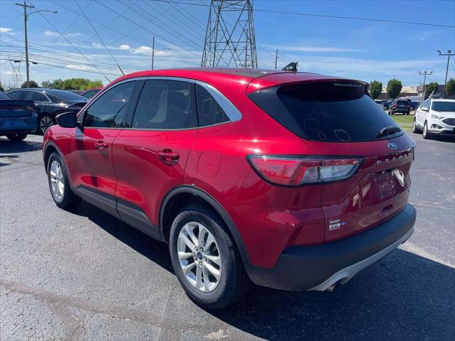 2020 Ford Escape SE