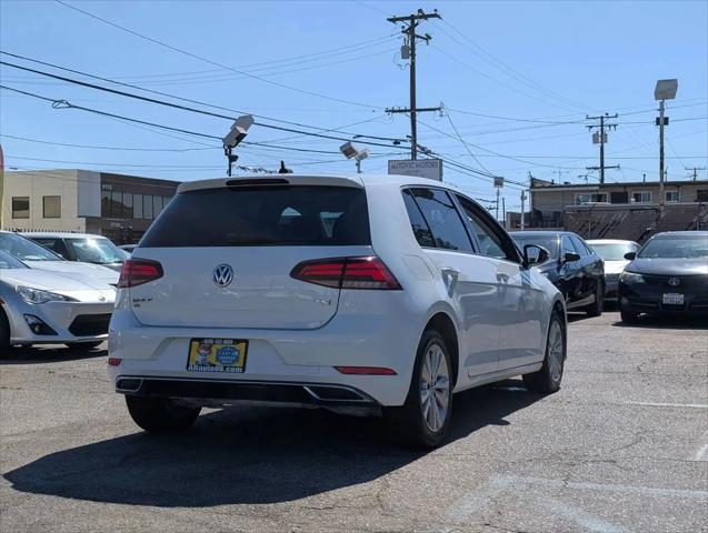 2018 Volkswagen Golf TSI SE