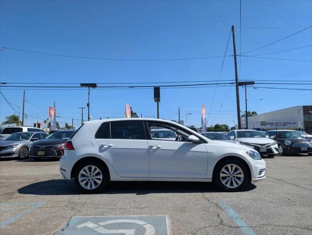 2018 Volkswagen Golf TSI SE