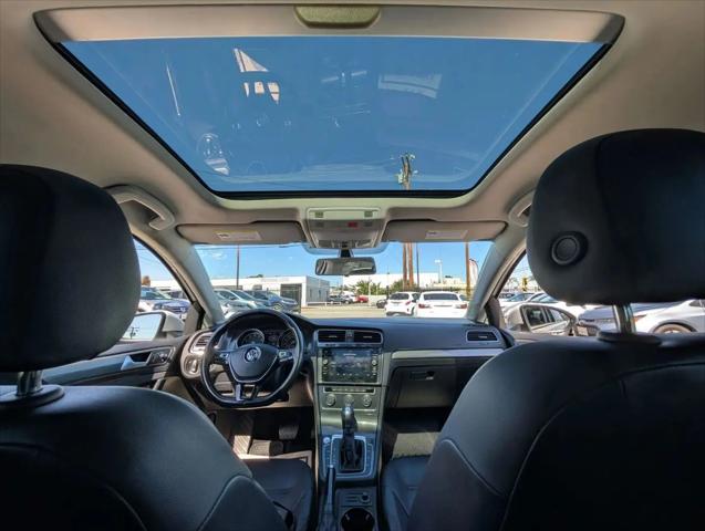 2018 Volkswagen Golf TSI SE