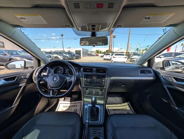 2018 Volkswagen Golf TSI SE