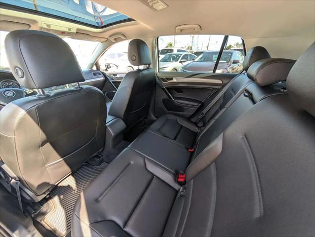 2018 Volkswagen Golf TSI SE