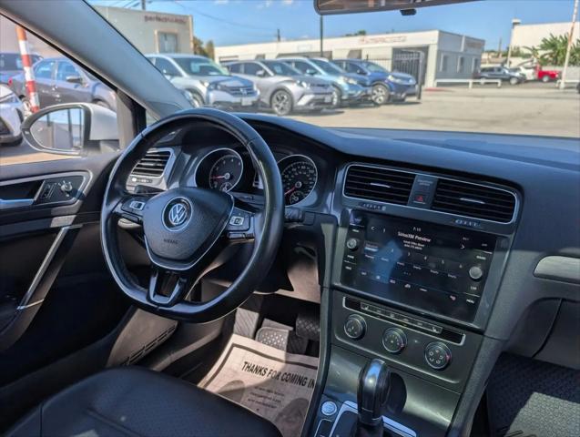 2018 Volkswagen Golf TSI SE