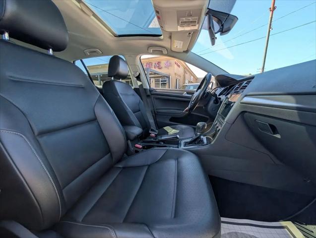 2018 Volkswagen Golf TSI SE
