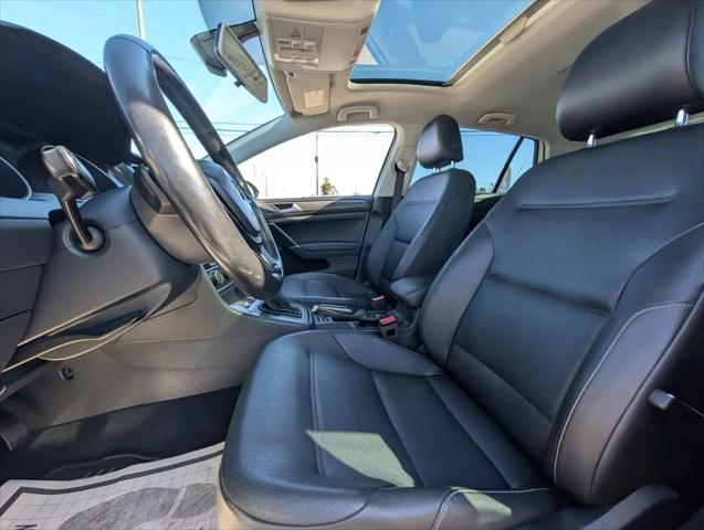 2018 Volkswagen Golf TSI SE