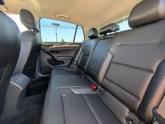 2018 Volkswagen Golf TSI SE