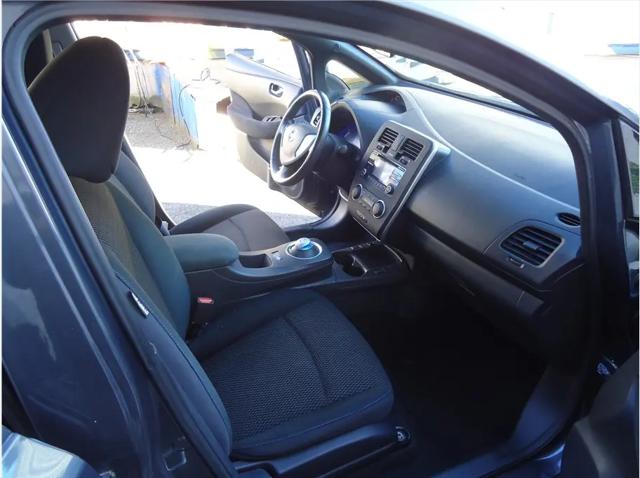 2013 Nissan LEAF S