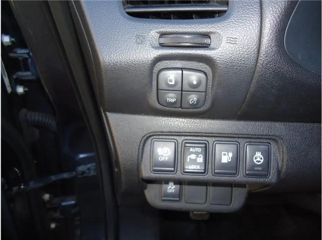 2013 Nissan LEAF S