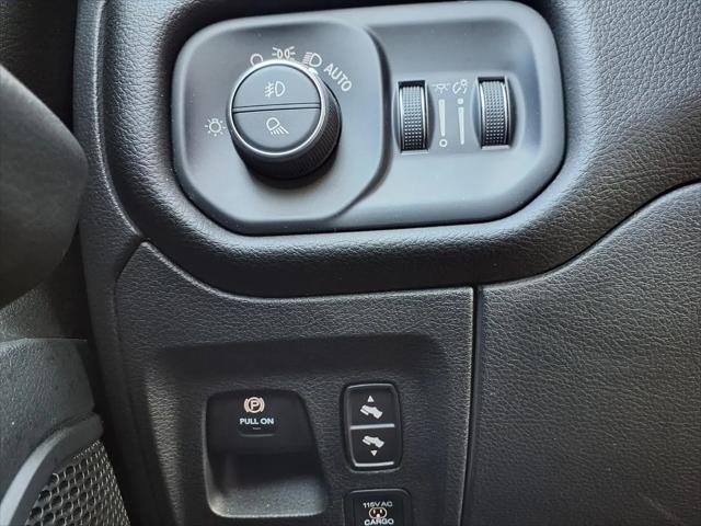 2025 Ram 1500 Big Horn Crew Cab 4x4 57 Box