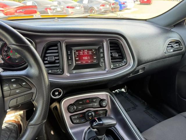 2017 Dodge Challenger SXT