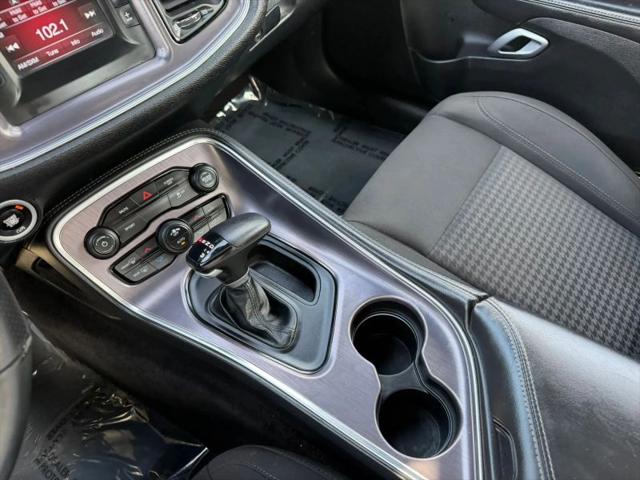 2017 Dodge Challenger SXT