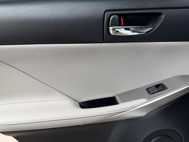 2017 Lexus IS 200t 200t