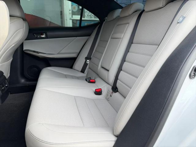 2017 Lexus IS 200t 200t