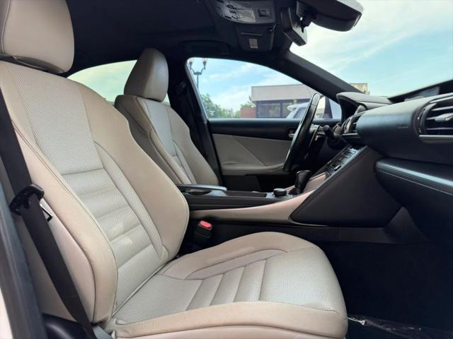 2017 Lexus IS 200t 200t