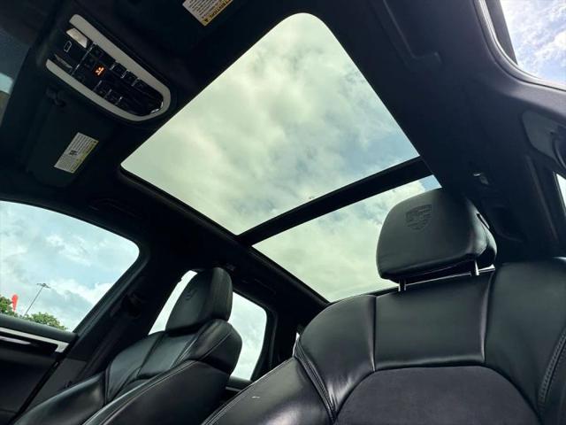 2017 Porsche Cayenne Platinum Edition