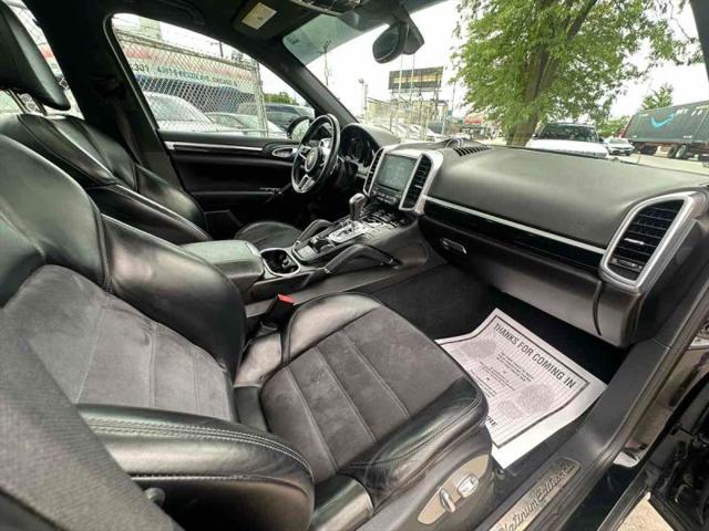 2017 Porsche Cayenne Platinum Edition