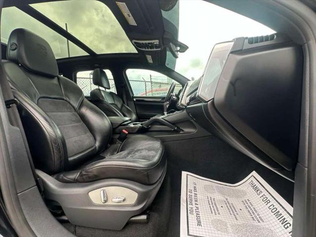 2017 Porsche Cayenne Platinum Edition