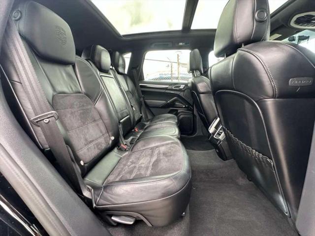 2017 Porsche Cayenne Platinum Edition