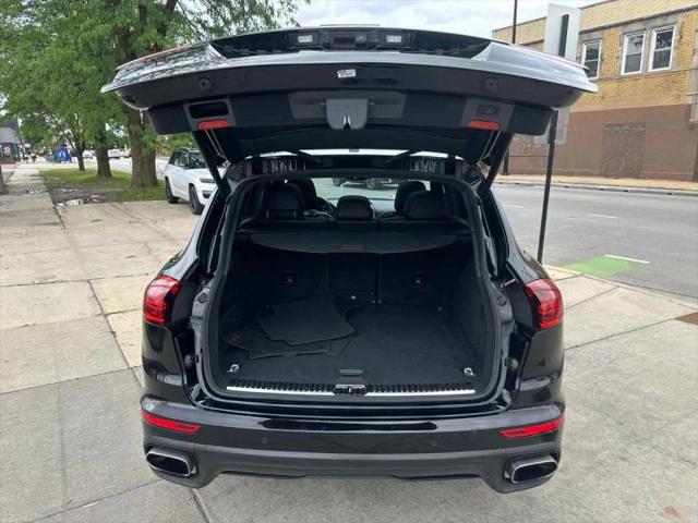 2017 Porsche Cayenne Platinum Edition