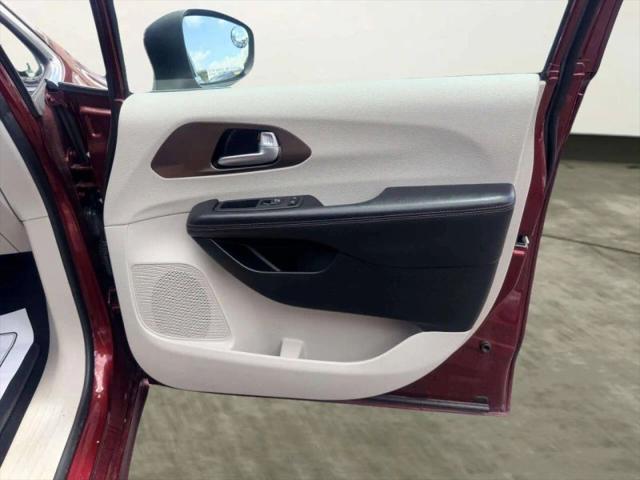 2017 Chrysler Pacifica Touring