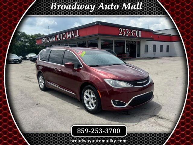 2017 Chrysler Pacifica Touring-L for sale in Lexington, KY
