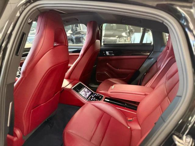 2018 Porsche Panamera 4S