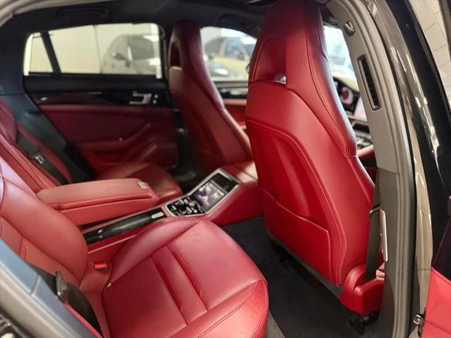 2018 Porsche Panamera 4S