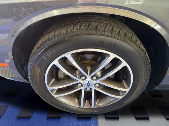 2019 Dodge Challenger SXT AWD