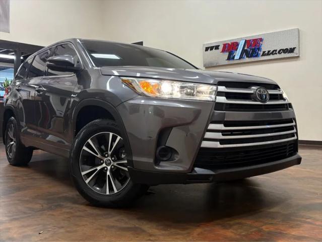 2018 Toyota Highlander LE for sale in Jacksonville, FL