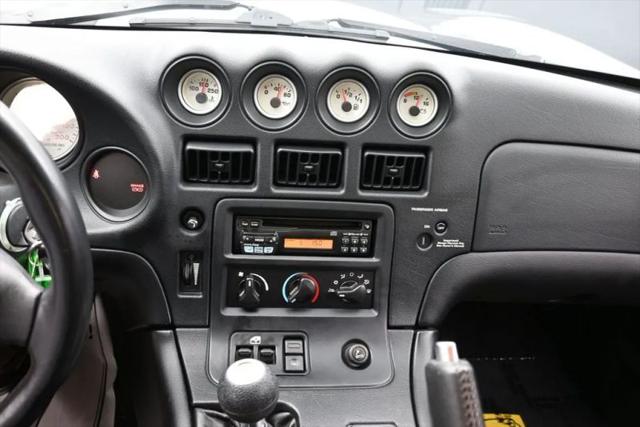 2002 Dodge Viper GTS