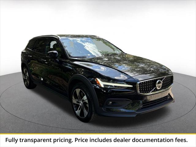2025 Volvo V60 Cross Country Plus, B5 AWD Gas (mild hybrid) for sale in Orlando, FL