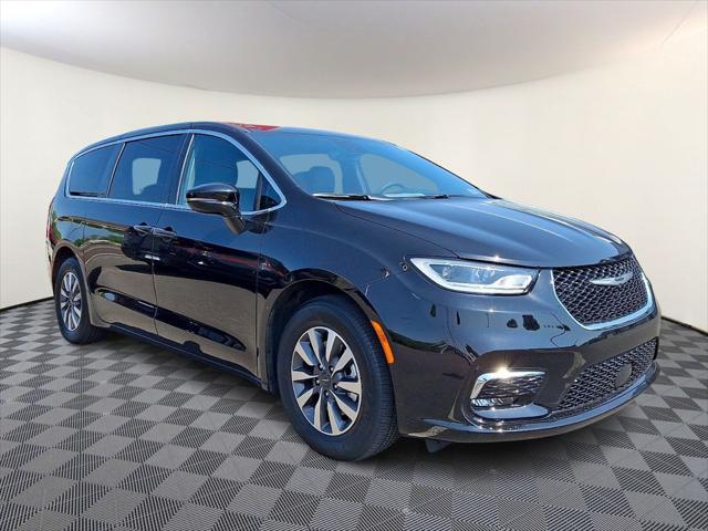2025 Chrysler Pacifica Hybrid Select for sale in Quakertown, PA