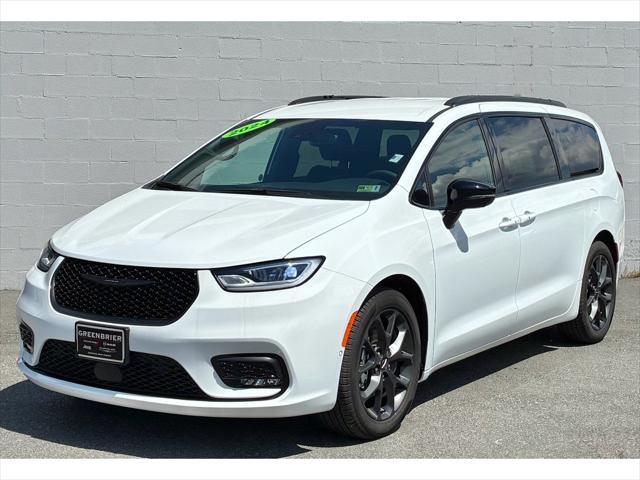2024 Chrysler Pacifica Touring L 2024 Chrysler Pacifica Touring L