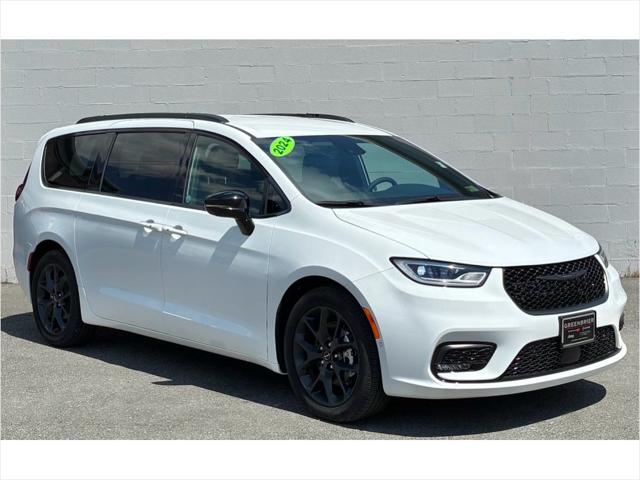 2024 Chrysler Pacifica Touring L 2024 Chrysler Pacifica Touring L
