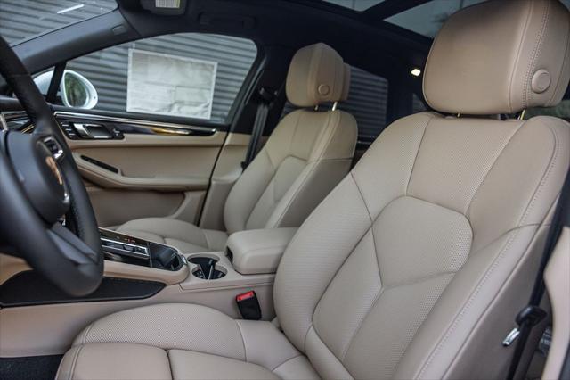 2026 Porsche Macan Unknown