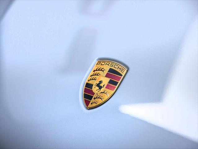 2026 Porsche Macan Unknown