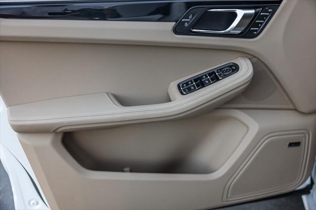 2026 Porsche Macan Unknown
