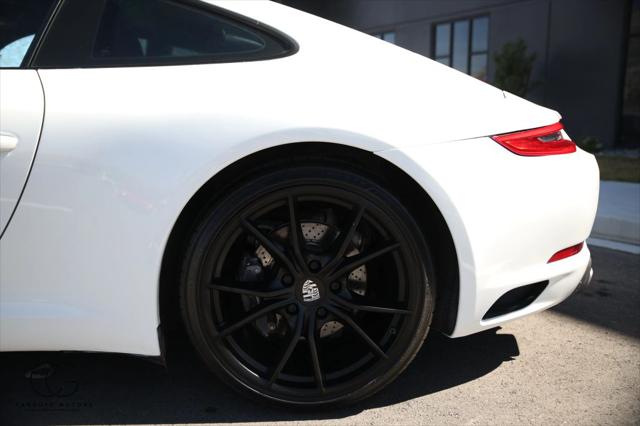 2019 Porsche 911 Carrera