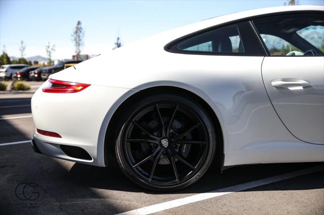 2019 Porsche 911 Carrera