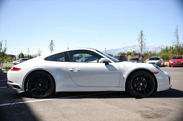 2019 Porsche 911 Carrera