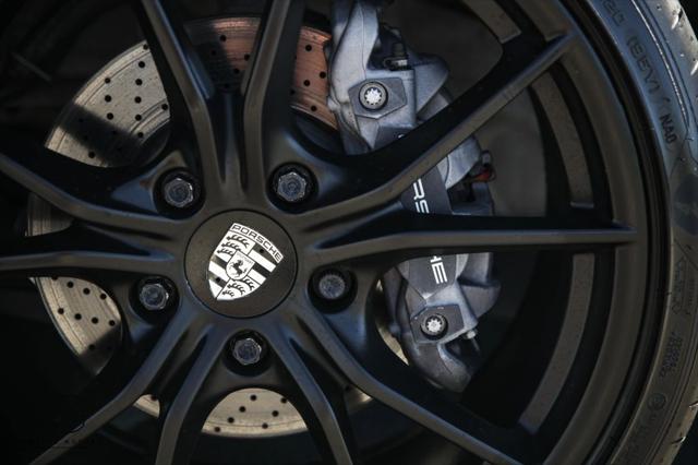 2019 Porsche 911 Carrera