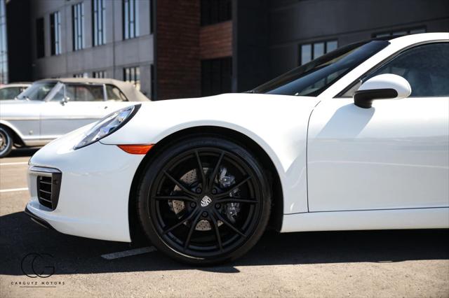 2019 Porsche 911 Carrera