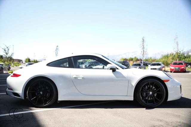 2019 Porsche 911 Carrera