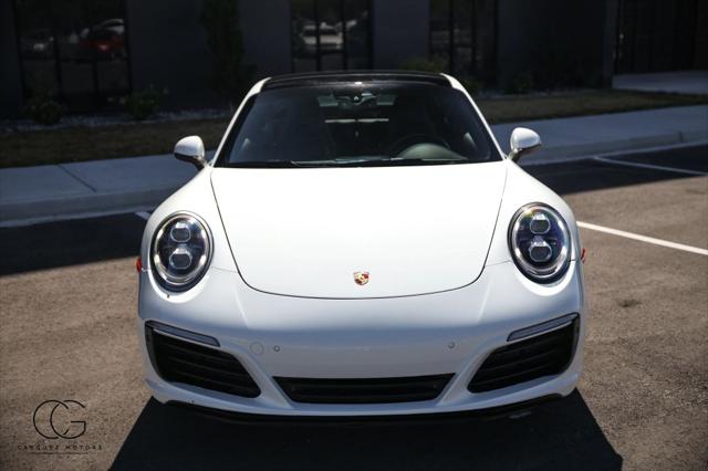 2019 Porsche 911 Carrera