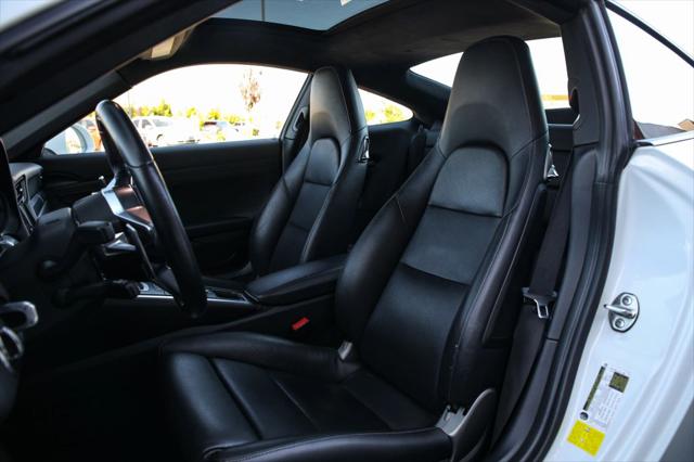 2019 Porsche 911 Carrera