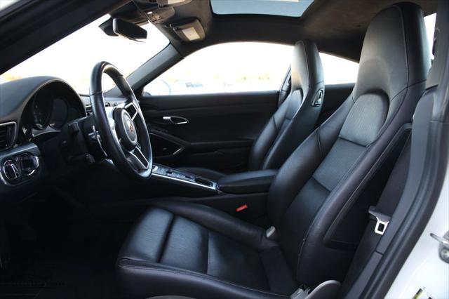 2019 Porsche 911 Carrera