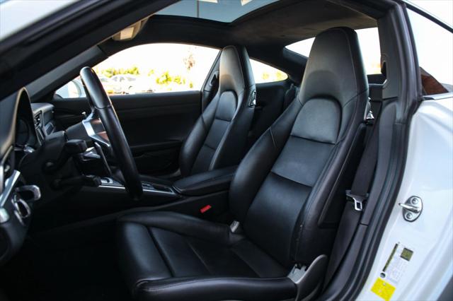 2019 Porsche 911 Carrera